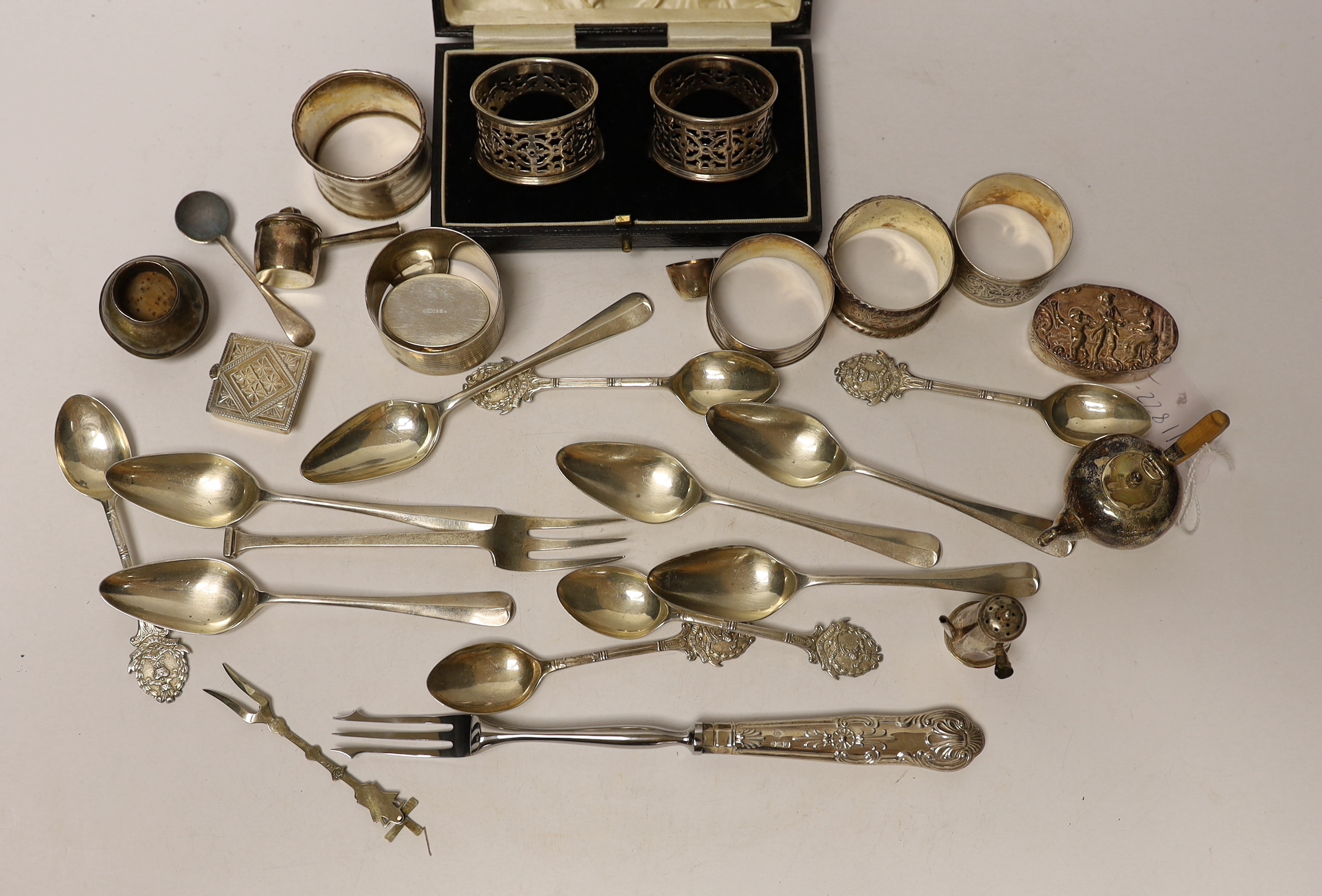 Sundry small silver including napkin rings, flatware plated items and a miniature modern silver bullet teapot, by Rodney Clive Pettit.